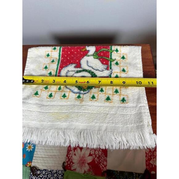 Vintage Namco Holiday Geese Potholder and Vintage R.A Briggs Holiday Tea Towel - Picture 9 of 10